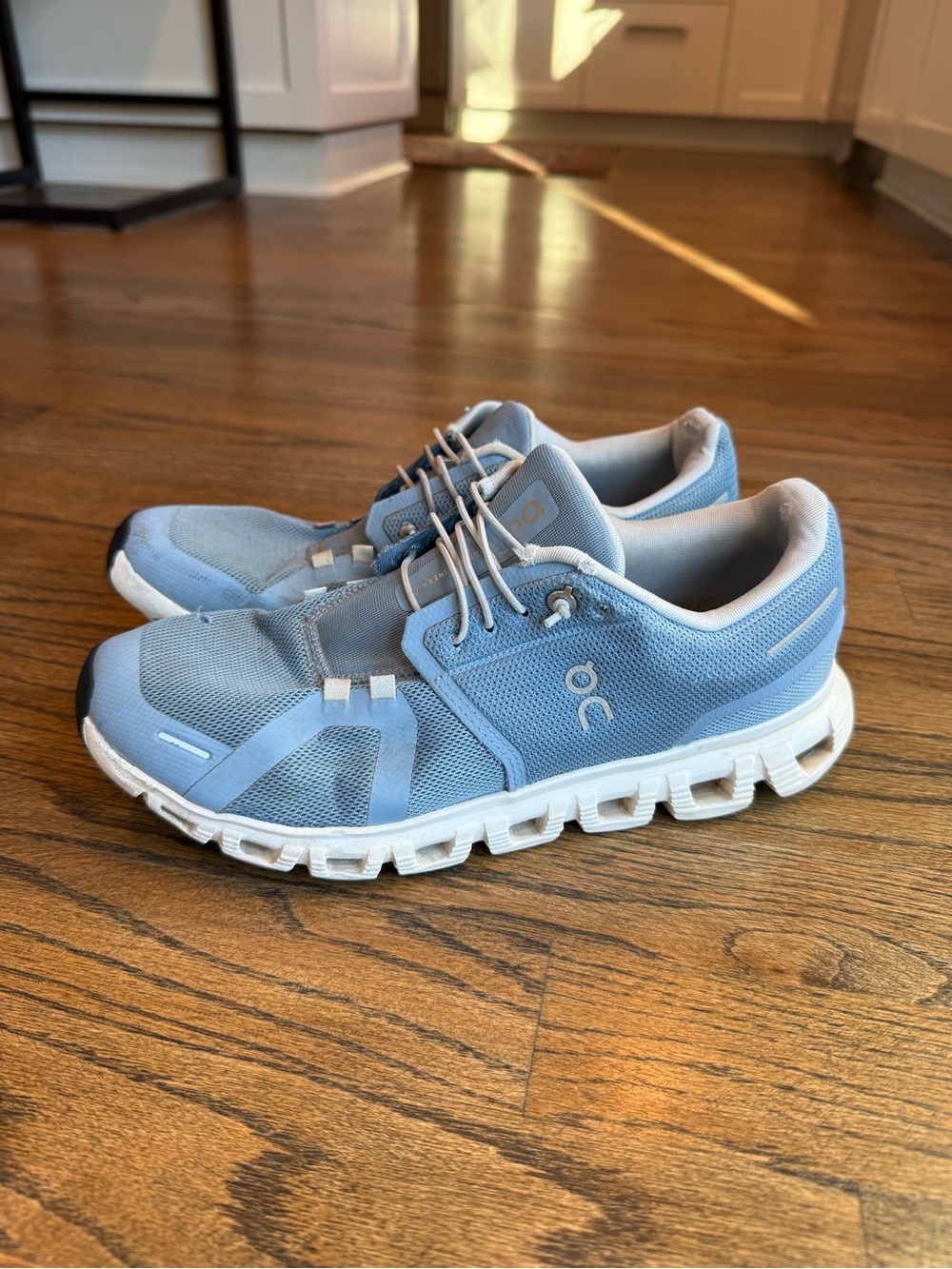 On Cloud Unisex Cloud Sneaker in Chambray